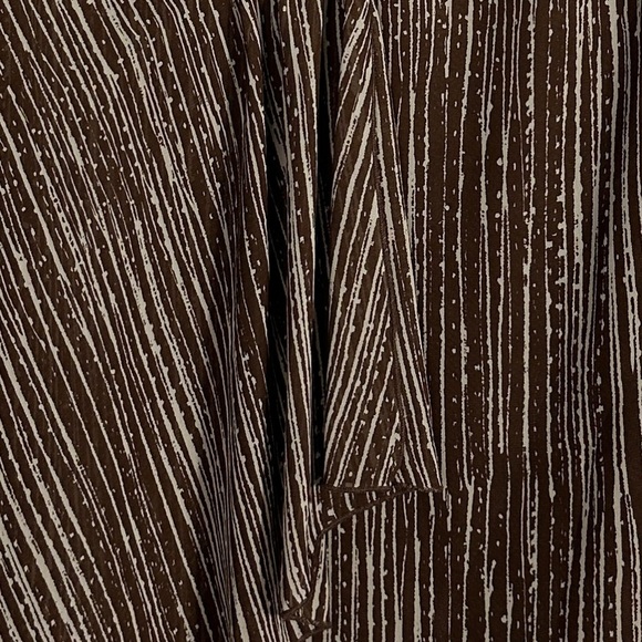 Coldwater Creek sleeveless v-neck top, size M, brown/cream, chiffon, flowy - Picture 4 of 10